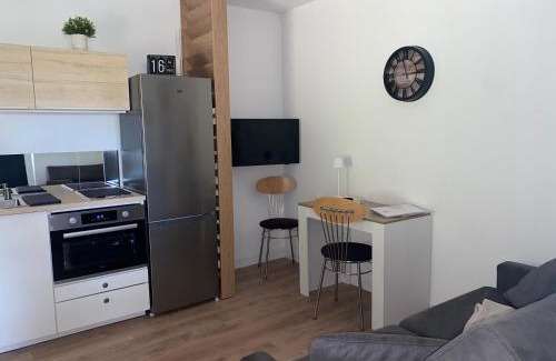 Leoville Apartment | Au Bain Doré