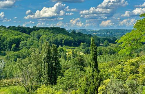 Gensac Apartment | Au Cœur de GENSAC, village de charme dominant la Dordogne