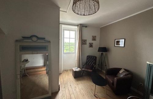 Gensac Apartment | Au Cœur de GENSAC, village de charme dominant la Dordogne