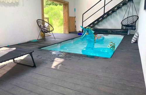 Saint-Bonnet-le-Courreau Apartment | Au chant du ruisseau (apartment with pool)