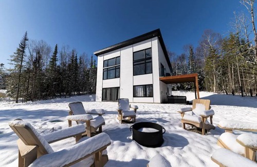 Les Eboulements House | Au Clair de Lune - Domaine Charlevoix