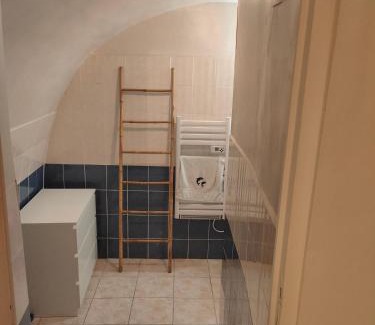 Sommieres House | Au coeur de la vieille ville, Chambre privée indépendante