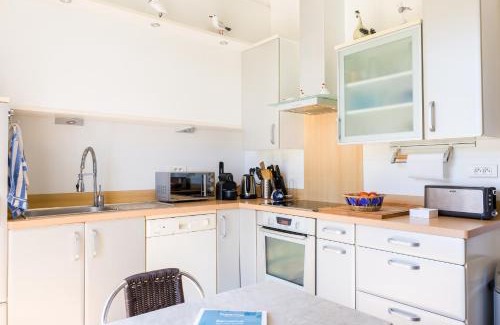 Treffiagat House | Au coeur de Tréffiagat - maison pour 6 - 300m de la plage