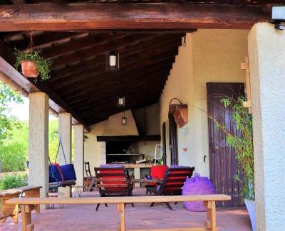 Saint-Laurent-La-Vernede Bed & Breakfast | Au Coeur Des Arbres