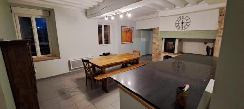 Chatillon-sur-Marne House | Au Coin du Feu