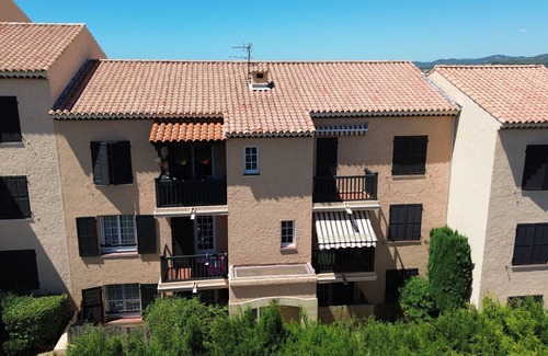 Six-Fours-les-Plages Apartment | AU DOUBS SÉJOUR, Apartment with sea view in Six Fours Les Plages, 4/6 people