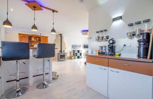 Auxon House | Au sapin bleu