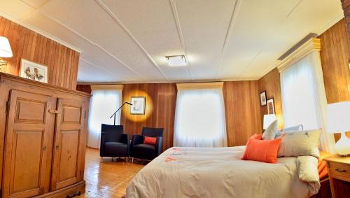 Cap-a-l'Aigle Hotel | Auberge À La Chouenne