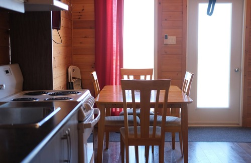 Sainte-Anne-des-Monts Hotel | Auberge Chateau Lamontagne