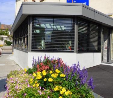 Les Avenieres-Veyrins-Thuellin Hotel | Auberge des Avenières