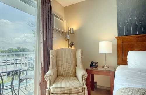 Saint-Marc-sur-Richelieu Hotel | Auberge Handfield