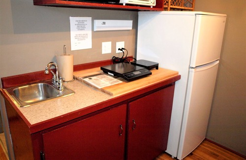 Sainte-Anne-des-Monts Hotel | Auberge Internationale La Vieille École