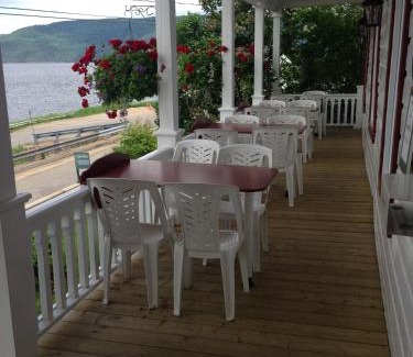L'Anse-Saint-Jean Hotel | Auberge La Fjordelaise & la Rosalie