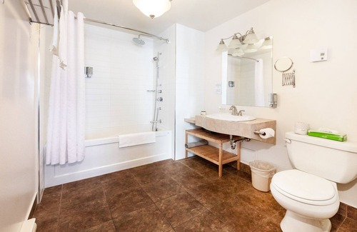 Gaspe Hotel | Auberge sous Les Arbres