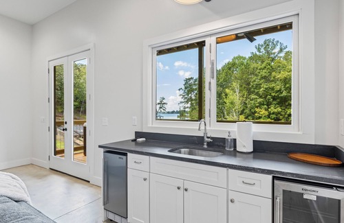 Dadeville House | Auburn Game Days! Newly built Home with Hot Tub, Fire Pit, King Beds, Sleeps 12!