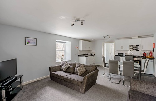 Castle Douglas Cottage | Auchenlarie Courtyard No 3 - a cottage that sleeps 6 guests in 4 bedrooms