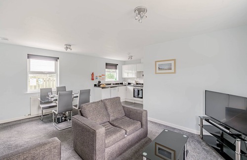 Castle Douglas Cottage | Auchenlarie Courtyard No 5 - a cottage that sleeps 4 guests in 2 bedrooms