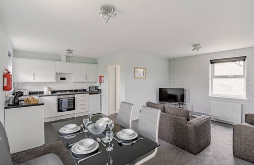 Castle Douglas Cottage | Auchenlarie Courtyard No 5 - a cottage that sleeps 4 guests in 2 bedrooms