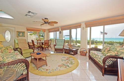 Englewood House | Audreys Paradise 8434