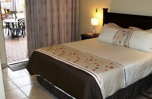 Edenvale House | Augusta Villa St Pio Guest House
