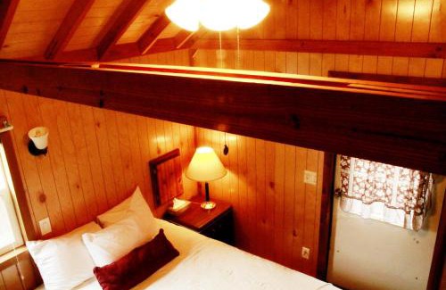 Oak Harbor Hotel | Auld Holland Inn