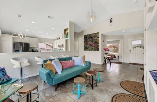 Desert Hot Springs House | Auntie Mame Twin Palms Oasis