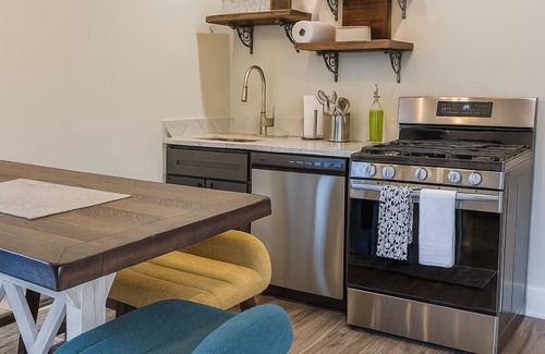 Madison House | Auralis: Sleeps 8