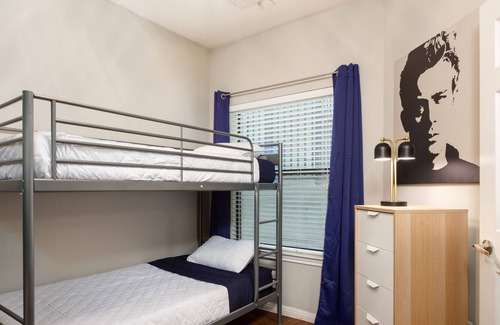 West Campus Apartment | ♫ Austin Condo Downtown w/ Pool