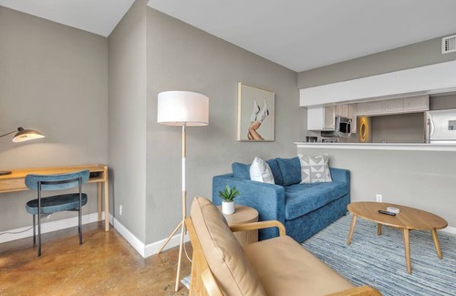 Downtown Austin Apartment | Austin Downtown Living | Remote-Work Setup | Near Restaurants + Bars
