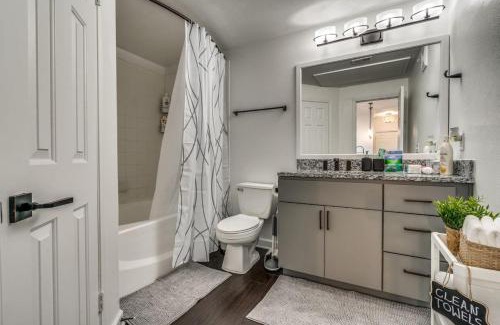 McNeil Apartment | Austin Exquisite 1BR Apt with pool