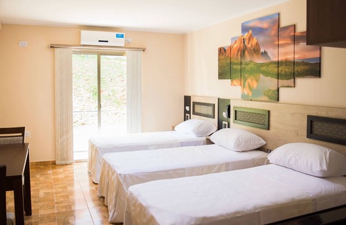 Dos de Mayo Hotel | Austral Hotel