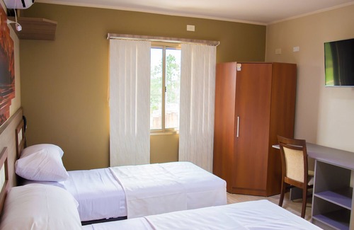 Dos de Mayo Hotel | Austral Hotel