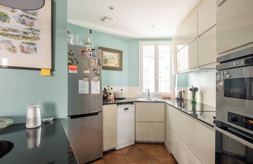 Villa Montmorency Apartment | Auteuil Refinement, by Veeve