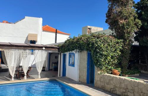 Granadilla de Abona House | Authentic Canary Style Villa with private pool and garden- Casa Juan Vera