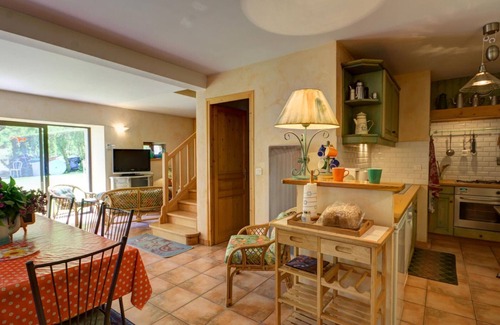 Marols Cottage | Authentic Gîte in Marols for 6 people, private garden