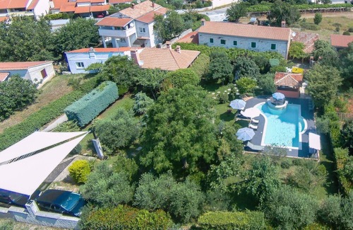Valdebek Apartment | Authentic Istrian House - Family Apartment with saltwater pool - near Kamenjak