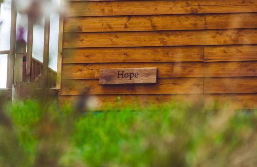 Hallington Ski Chalet | Autumn Special Offer - Secluded Luxury Cabins with stream, stargazing, walks and nature - Fell Farm Hideaway