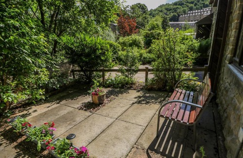 Wadsworth House | Avaelie House