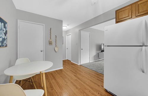 Crown Point Apartment | AVAIL 11/6 - 1 bed/1 bath downtown Crown Point