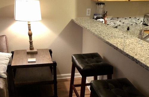 Glenwood Grove - North Iris Condo | ❤Available for Christmas/New Years. Top VRBO Amazing Executive Home - Three Bed