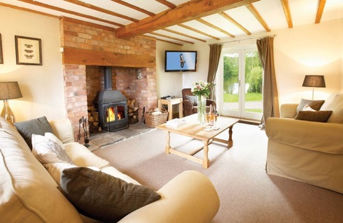 Westhide Cottage | Available for less than £400, Pool Head Cottage is a cosy getaway located in Herefordshire. Close to