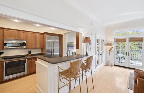 Watercolor Condo | Available for Fall Getaways! Location! Location! Steps from Beach & Beach Club! Jetted Tub!