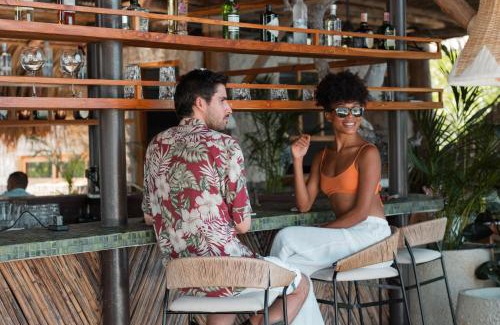 Isla Tintipan Bed & Breakfast | Avalon