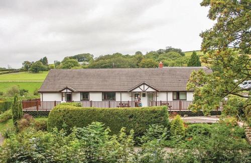 Llanybri Resort | Avalon Cottages