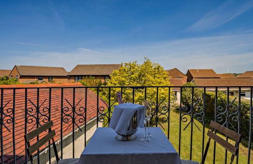 Porthcawl House | Avalon - Four Bedroom House, Sleeps 8