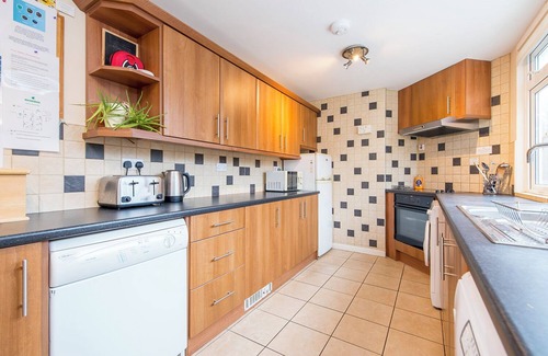 Nolton House | Avalon, Holiday Home Nolton Haven, Sleeps 6, 3 bedrooms, bathrooms