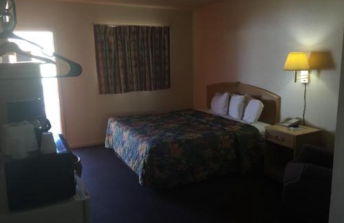 Early Hotel | Avalon Motel