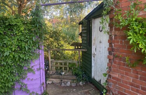 Glastonbury Bed & Breakfast | Avalon Retreat Cabin