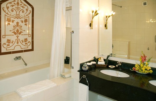 Mall Road Hotel | Avari Lahore