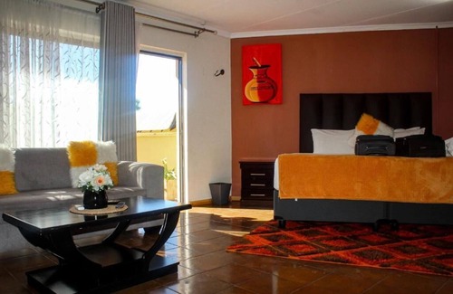 Hekpoort Bed & Breakfast | Avela Lodge